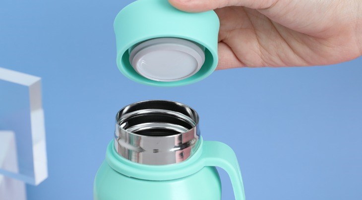 Bình giữ nhiệt inox 520 ml Delites K520BRL có nắp nhựa PP và ron Silicone giúp đậy kín, giữ nhiệt tốt và chống rò rỉ