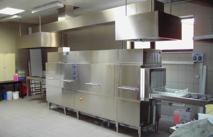 Máy rửa chén công nghiệp là giải pháp hoàn hảo cho nhà hàng, quán ăn