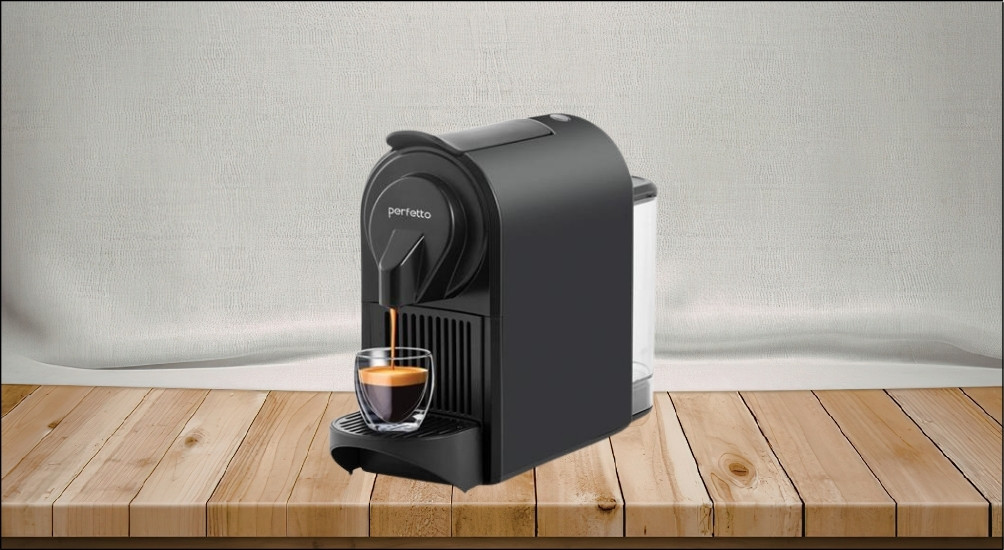 Máy pha cà phê Perfetto P9.BK sử dụng viên nén cà phê đã được nén sẵn để tạo ra ly cà phê nhanh chóng