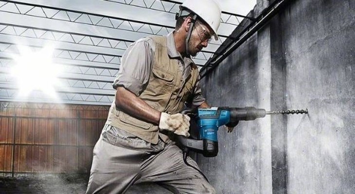 Việc chọn mũi khoan bê tông còn phải đáp ứng được tiêu chí dễ thoát phôi và giúp máy có tốc độ làm việc nhanh