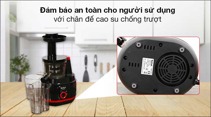 Máy ép trái cây Tefal ZC150838 sở hữu chân đế cao su chống trượt, giúp tăng độ bền sản phẩm và đảm bảo an toàn người dùng