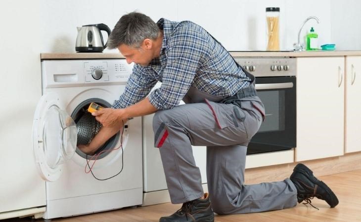 Bạn kiểm tra động cơ, nếu chết thì hãy thay thế động cơ mới
