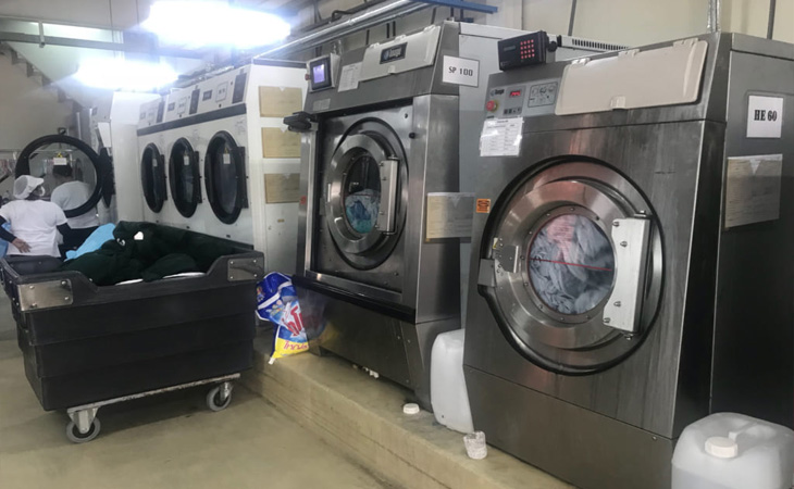 Máy giặt công nghiệp phù hợp với nhu cầu giặt quần áo số lượng lớn