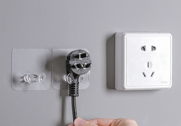Tắt nguồn điện hoặc rút dây điện máy giặt ra khỏi phích cắm và khởi động lại máy
