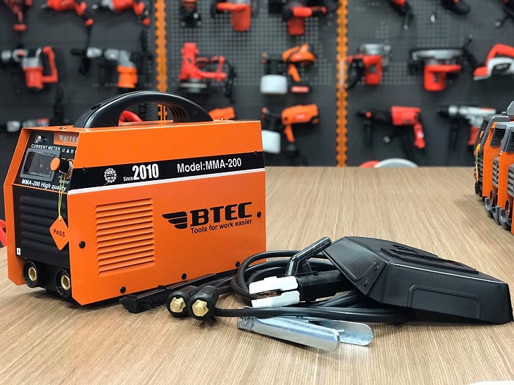 Máy biến thế hàn có công suất mạnh mẽ, giúp hàn nhanh các chi tiết