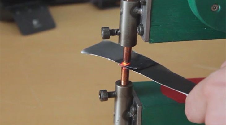 Máy hàn bấm không hàn được những vật hàn có chi tiết dày