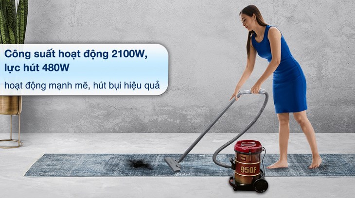 Máy hút bụi công nghiệp Hitachi CV-950F WR hoạt động với công suất 2100W, công suất hút 480W, giúp làm sạch bụi bẩn hiệu quả cho văn phòng hay siêu thị mini