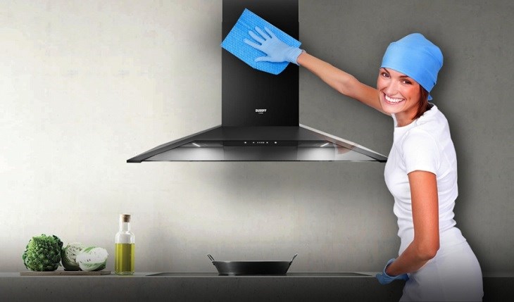 Vệ sinh máy hút mùi thường xuyên để máy vận hành hiệu quả, bền bỉ và ổn định hơn