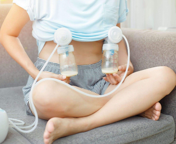 Giúp mẹ tận dụng nguồn sữa non dự trữ cho bé