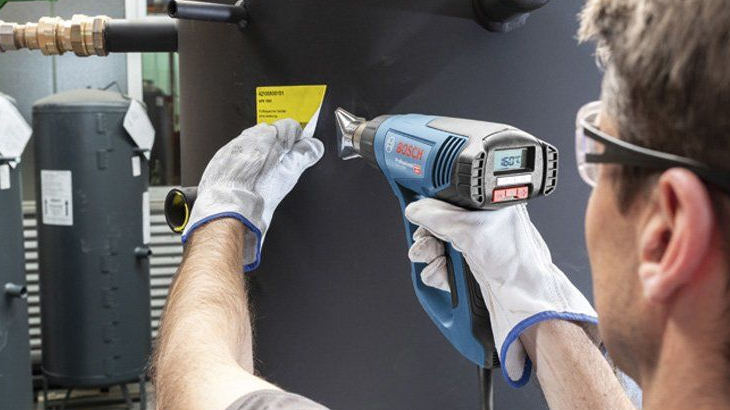 Dán keo hoặc cửa kính