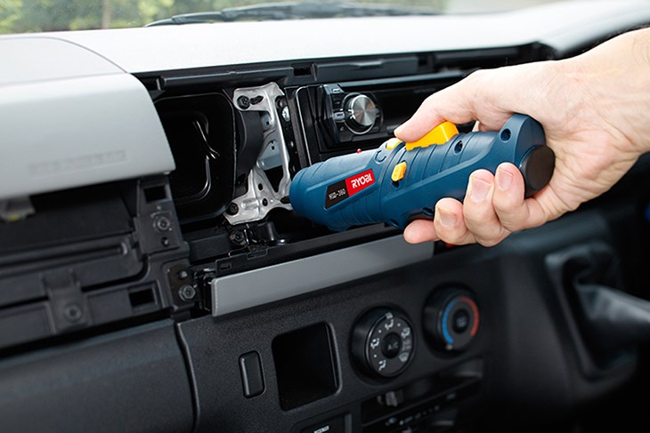 Máy vặn vít pin Ryobi HSD-360L 3.6V thiết kế nhỏ gọn thích hợp với không gian hẹp