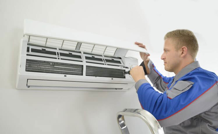 Báo lỗi E7 xảy ra có thể do dàn lạnh của thiết bị quá bẩn, không được vệ sinh thường xuyên