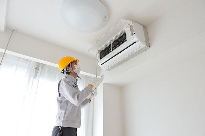 Máy lạnh Inverter chứa nhiều vi mạch điện nên chi phí thay thế linh kiện và sửa chữa cao