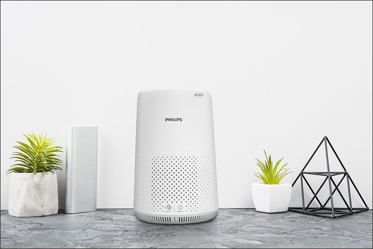 Máy lọc không khí Philips AC0850/20 20W sở hữu thiết kế nhỏ gọn, phù hợp với nhiều không gian: phòng khách, phòng làm việc, phòng ngủ,...