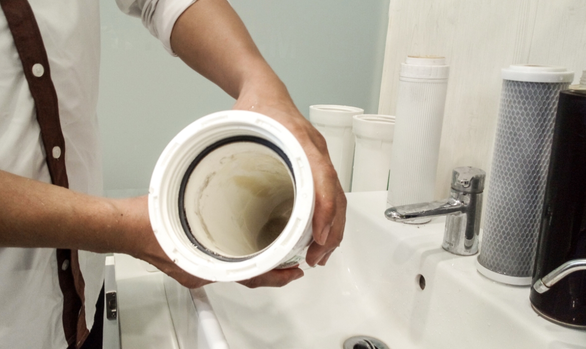 Máy lọc nước thông minh tự động cảnh báo thay lõi lọc khi đến kỳ hạn