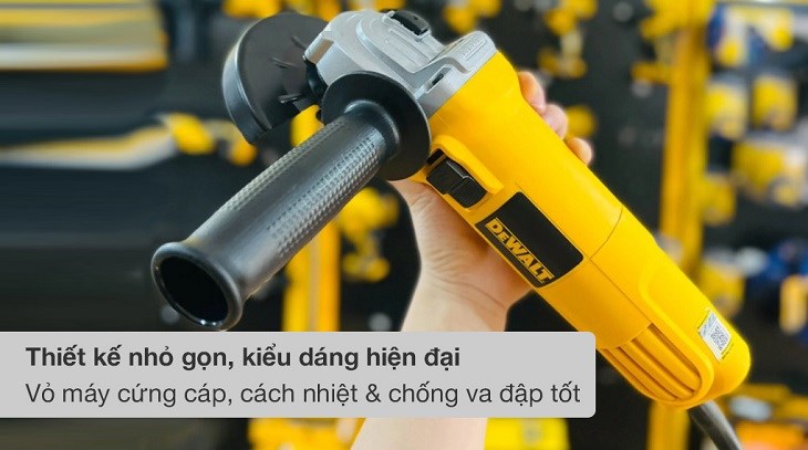 Máy mài góc Dewalt DW802-B1 850W được thiết kế hiện đại cùng với kiểu dạng thon gọn đem lại sự tinh tế cho người dùng