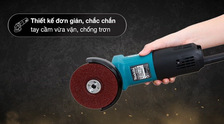 Máy mài góc Makita 9553B 710W được chế tác gọn gàng, kiểu cầm tay linh hoạt