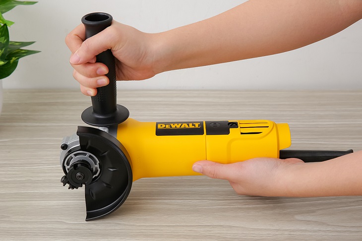 Máy mài góc Dewalt DW801-B1 850W