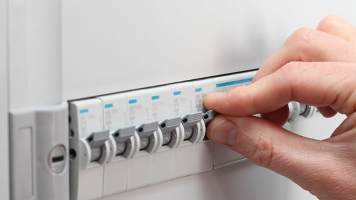 Tắt điện cầu dao khi không sử dụng