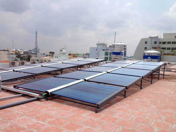 Máy nước nóng năng lượng mặt trời công nghiệp dạng ống dầu