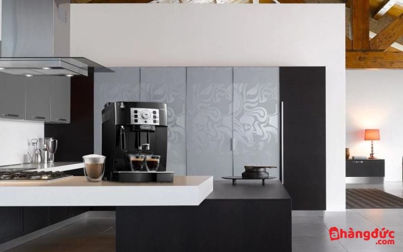 Máy pha cà phê Delonghi Magnifica S ECAM22.110.B Máy pha cafe Delonghi ECAM 22.110.B có thiết kế nhỏ gọn, sang trọng