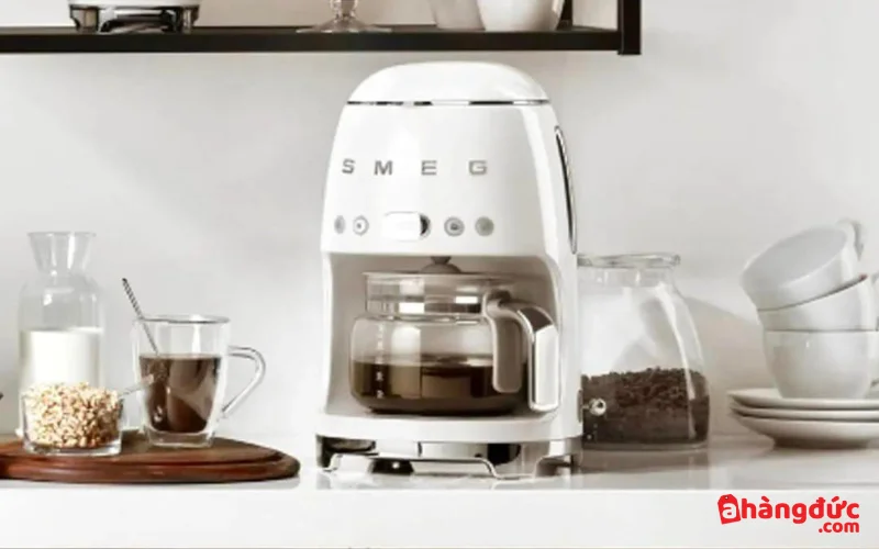 Smeg DCF02WHEU cho khả năng giữ ấm lên đến 40 phút