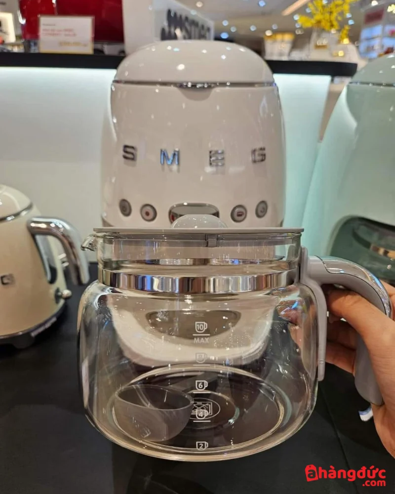 Ảnh thực tế của máy pha cà phê Smeg DCF02WHEU - 3