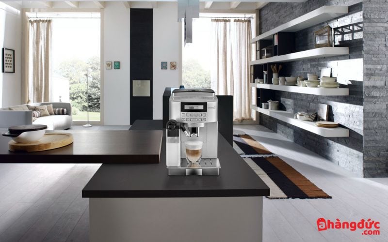 Máy pha cà phê tự động Delonghi ECAM22.360.B Máy pha cafe Delong ECAM22.360.B có thiết kế đẹp, sang trọng