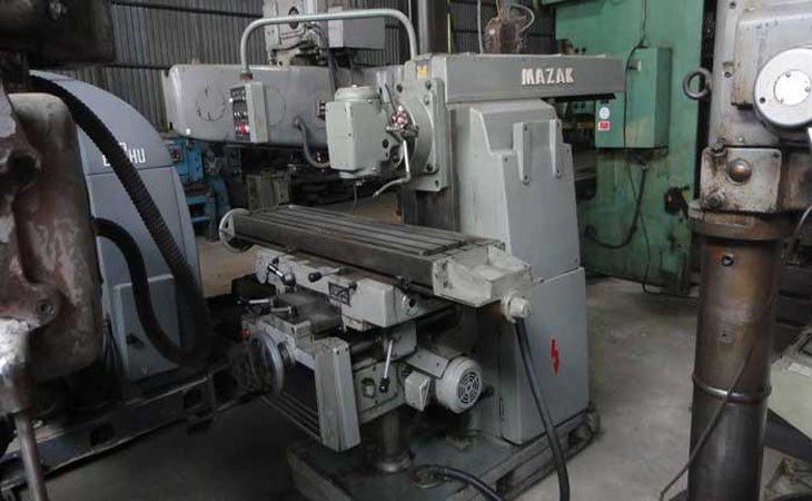 Máy phay vạn năng có khả năng làm việc linh hoạt, được sử dụng trên nhiều bề mặt