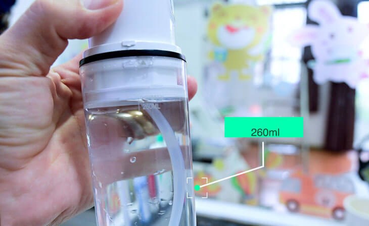 Máy tăm nước Halio có dung tích chỉ 260ml nên cần châm nước nhiều lần