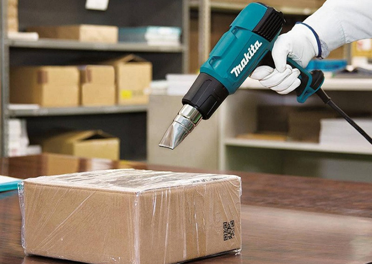 Thổi nóng chảy, hỗ trợ tạo ra các sản phẩm từ nhựa