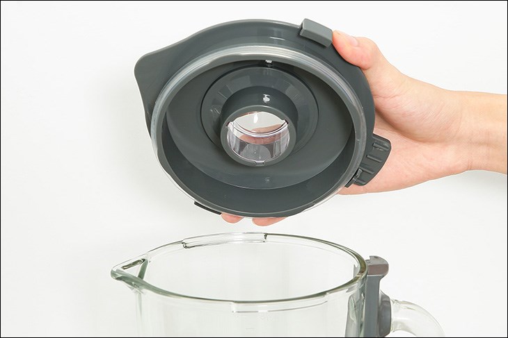 Các bộ phận của máy có thể tháo rời, giúp cho việc vệ sinh trở nên thuận tiện và dễ dàng hơn