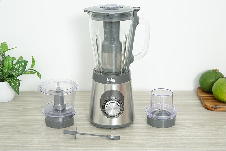 Sản phẩm có cối xay được làm từ chất liệu thủy tinh cao cấp, an toàn cho sức khỏe khi dùng