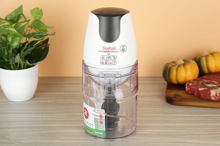 Máy xay thịt Tefal MB450B38 sở hữu kiểu dáng sang trọng cùng gam màu trắng nổi bật