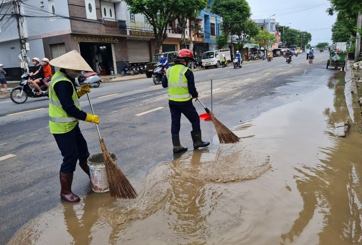 Lượng nước thải xám từ máy giặt đủ để dọn dẹp mặt đường