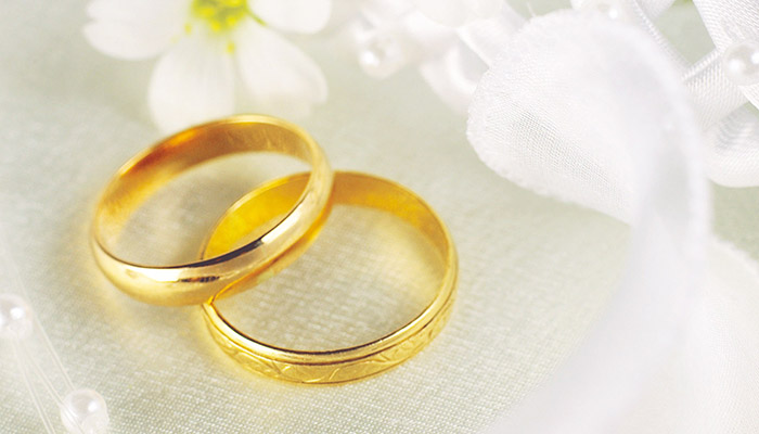 Vàng có thể dùng dầu gội để làm sáng