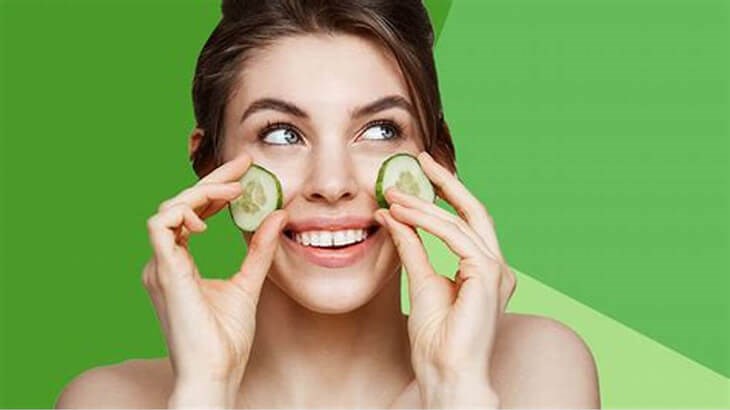 Kết hợp dưa leo với massage mặt 1 lần/tuần, 10 phút/lần giúp giảm tiết dầu thừa trên da