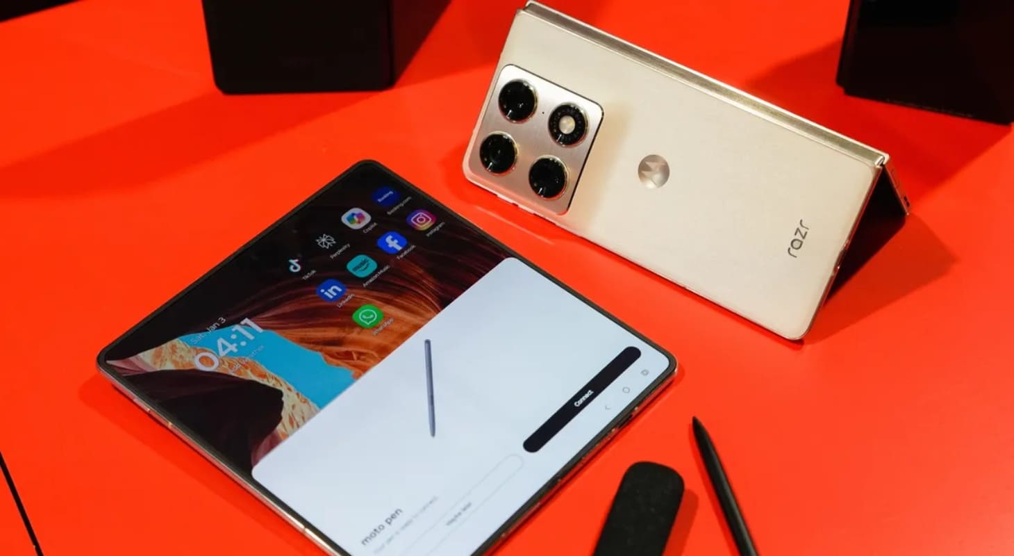 Motorola Razr Fold sở hữu màn hình 8.1 inch siêu rộng