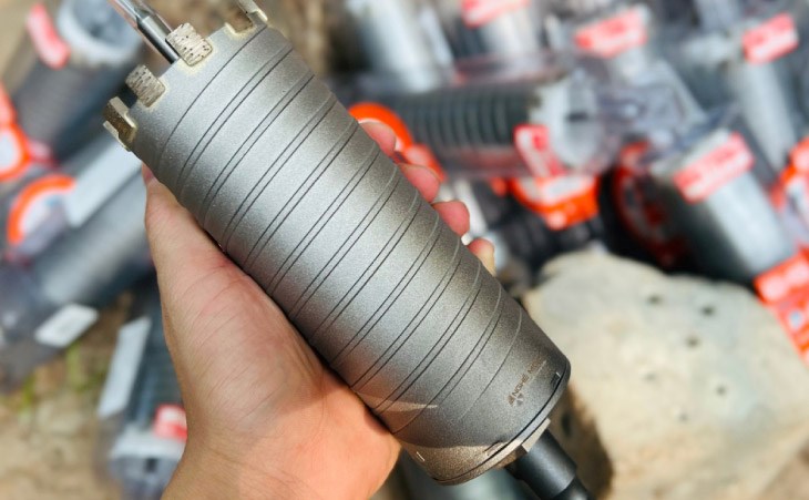 Mũi khoan rút lõi bê tông được sản xuất từ chất liệu cao cấp và có độ bền cao