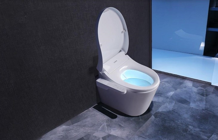 Nắp bồn cầu thông minh Coway sở hữu chất liệu cao cấp, dễ dàng vệ sinh và đảm bảo an toàn cho người dùng