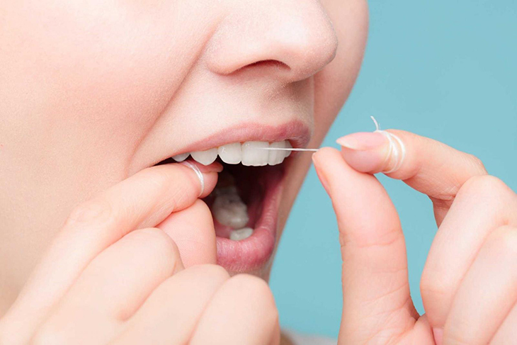 Chỉ nha khoa là một dải có nhiều sợi chỉ nhỏ và mỏng