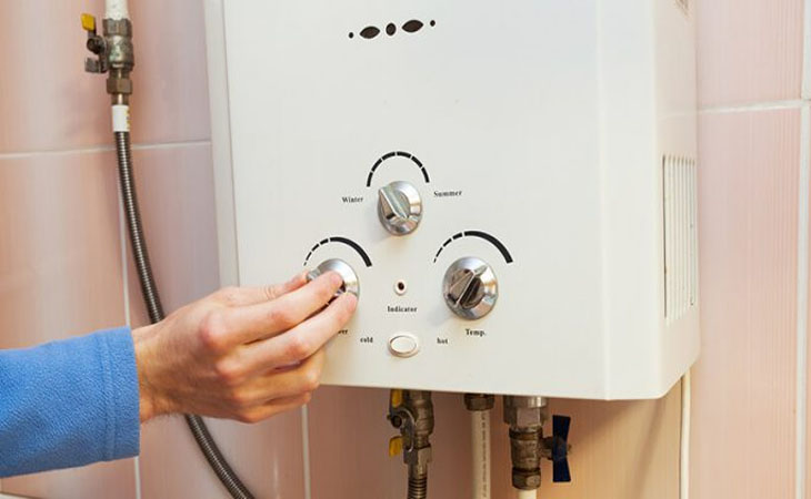 Máy nước nóng gas sử dụng khí gas để đun sôi nước