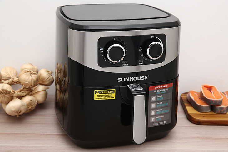 Một số mẫu mã như nồi chiên không dầu Sunhouse SHD4062 5.5 lít có thể tự điều chỉnh mức nhiệt phù hợp