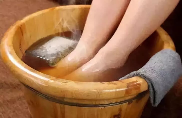 Ngâm chân nước nóng đem đến cho bạn cảm giác thư giãn và dễ chịu