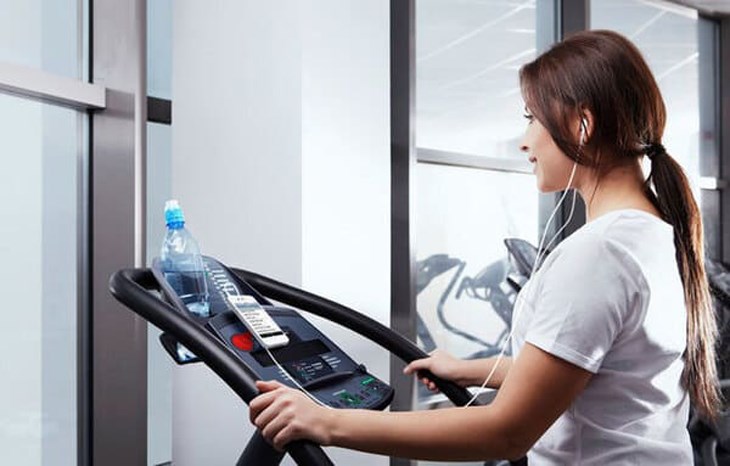 Âm nhạc có thể cung cấp một nguồn năng lượng đáng kể để bạn cảm thấy phấn khích và sẵn sàng đối mặt với cuộc chạy