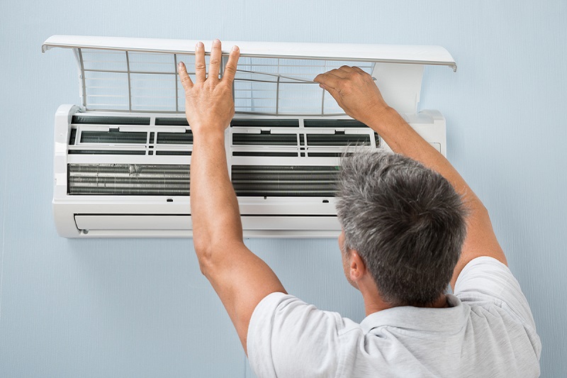 Nên vệ sinh máy lạnh thường xuyên