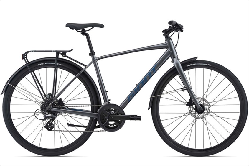 Xe Đạp Đường Phố Touring Giant Escape 2 City Disc (2022) 700C giúp người cao tuổi đạp xe dễ dàng và nhịp tim được ổn định
