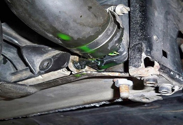 Chất làm lạnh bị rò rỉ ảnh hưởng đến khả năng hoạt động và gây hại môi trường xung quanh