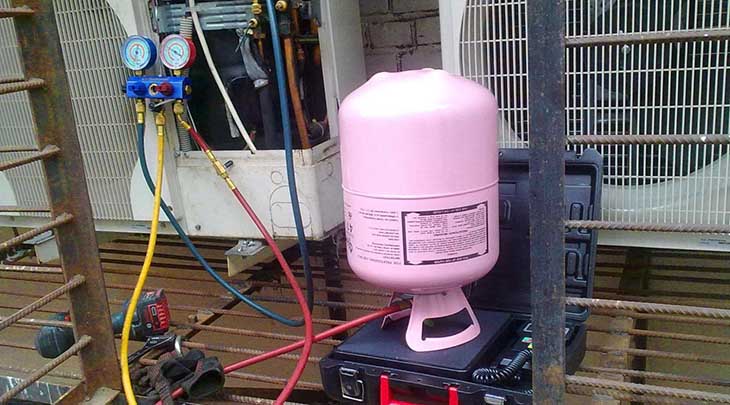 Đèn cảnh báo sẽ chớp thường xuyên khi máy lạnh thiếu gas