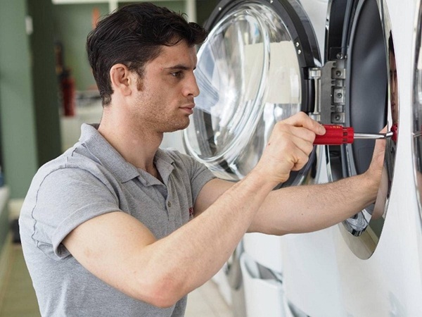 Kiểm tra cảm biến trên sợi dây đốt của máy